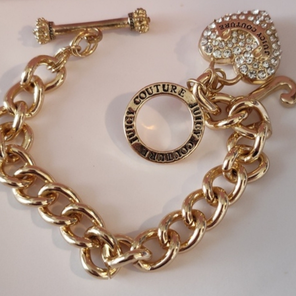 Juicy Couture Gold Rhinestone Heart Charm Toggle Bracelet 7.5 - Picture 2 of 4